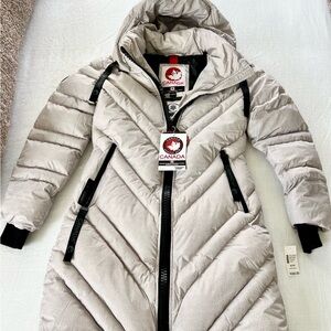 Canada Women's Light Gray Puffer Jacket: Brand New